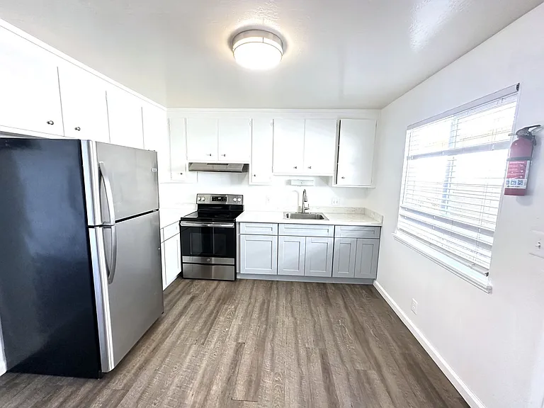 3408 68th Ave — Photo 2