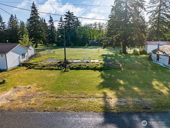 2nd image of 95 W Fairway Drive