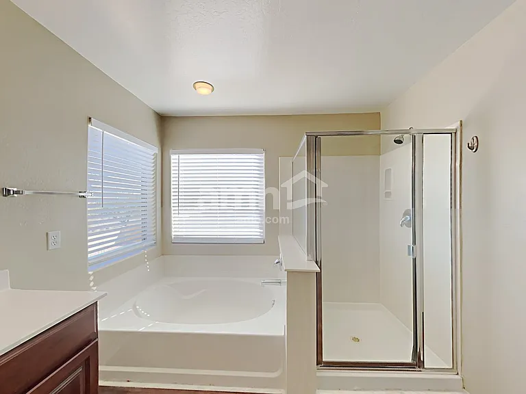 1517 S 115th Dr — Photo 14