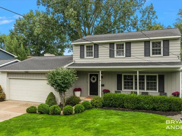 1716 Whitfield Rd SE, East Grand Rapids, MI 49506