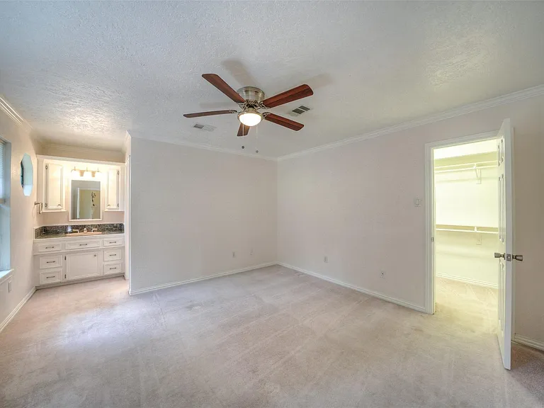 9 Oldstream Ct — Photo 16