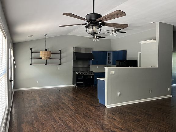 5th image of 2582 Oak Bluff Dr #1