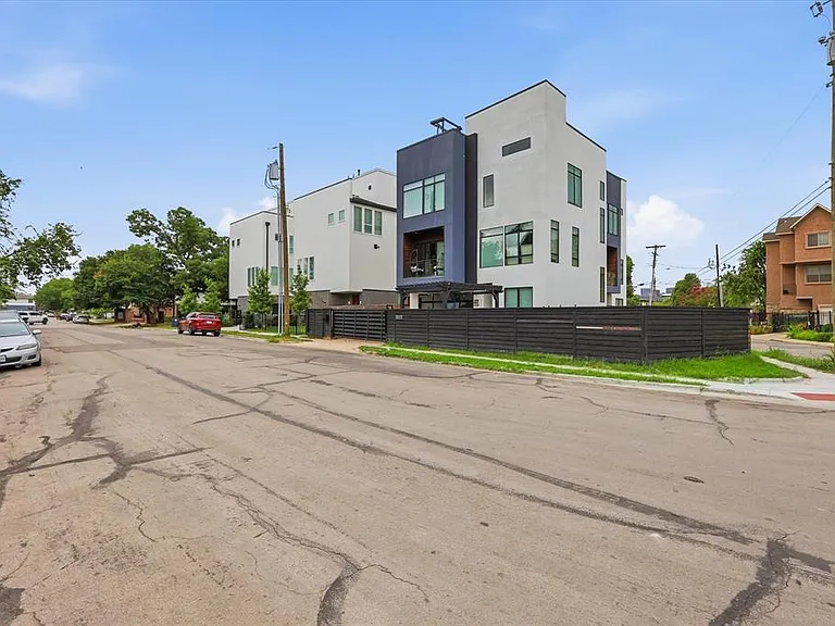 2015 California Dr #103 — Photo 4