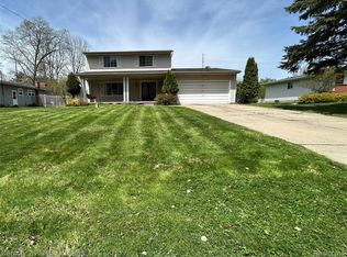 1124 Trotwood Ln, Flint, MI 48507