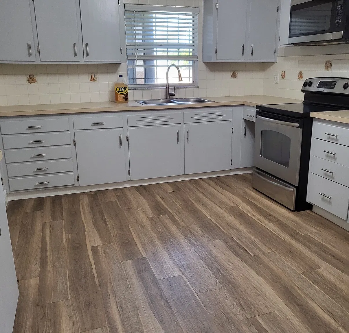 3 bed, 1098 sqft, $1,700 — Photo 2