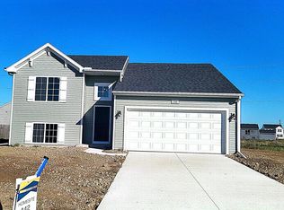 2101 Orlov Dr, Hudsonville, MI 49426