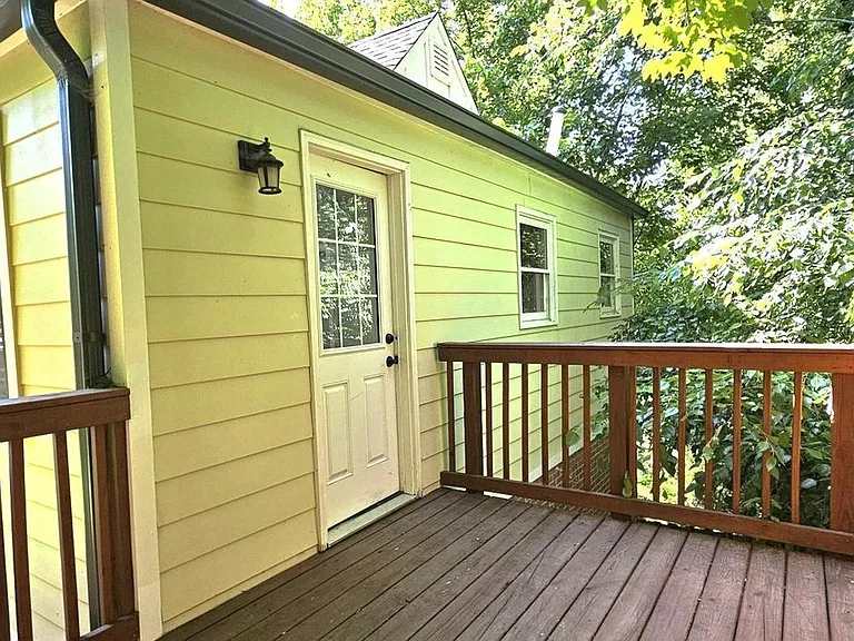 3230 W Shadowlawn Ave NE #GARAGE — Photo 8