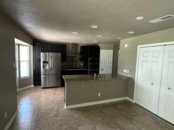2211 Pecos Dr, Grapevine, TX 76051