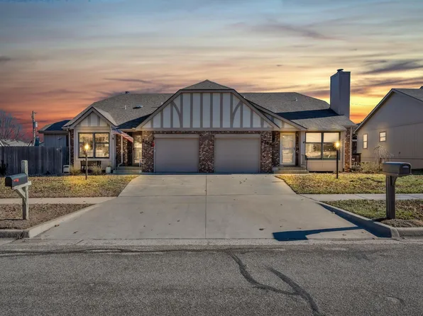 2766 SW Arrowhead Rd, Topeka, KS 66614