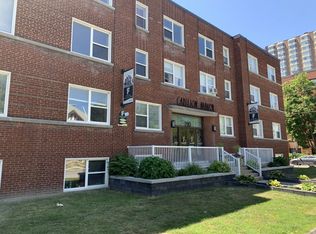 210 Chapel St., Ottawa, ON K1N 7Y5