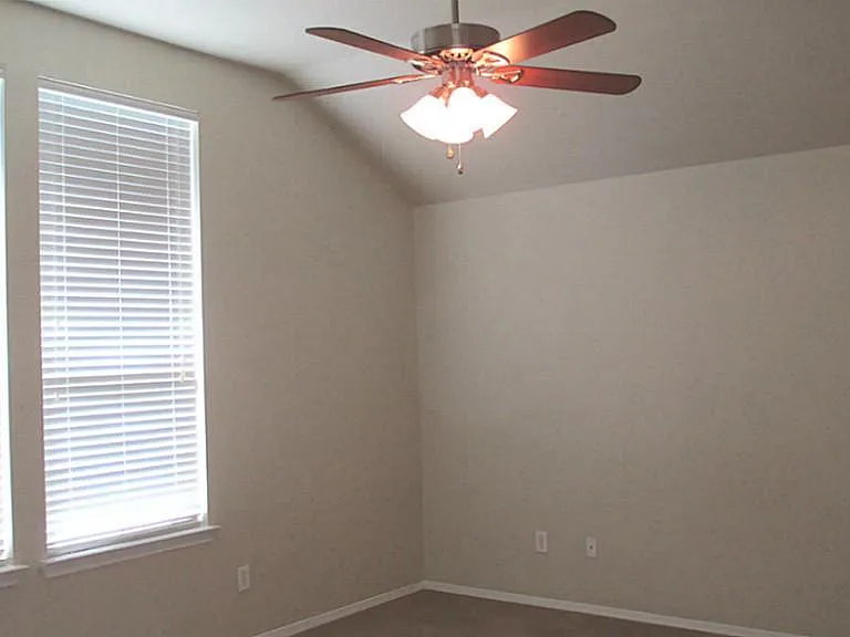 7905 Diamond Oak Dr — Photo 12