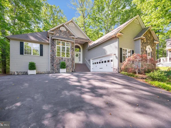 801 Eastover Pkwy, Locust Grove, VA 22508