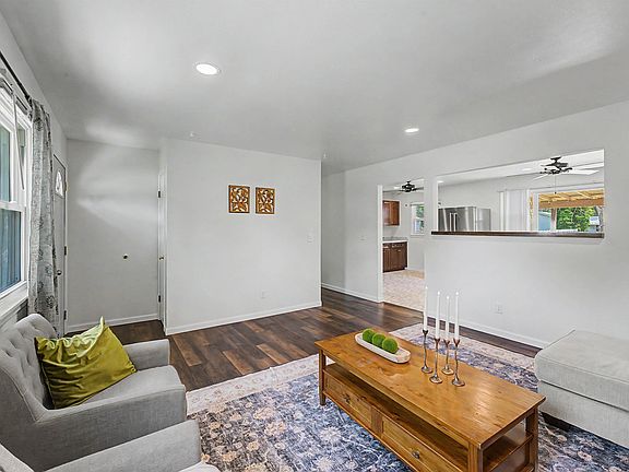 5th image of 2353 Robinson Dr