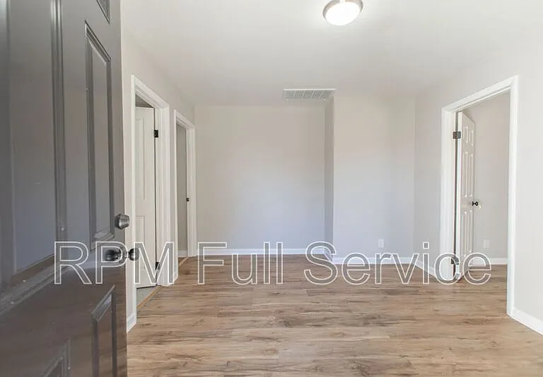1002 N Maple St #A — Photo 4