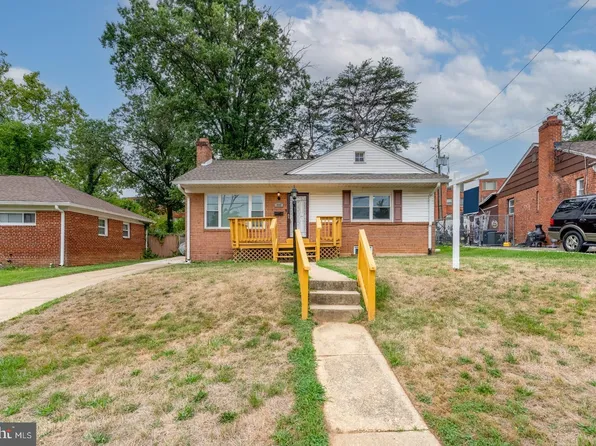 6513 Hawthorne St, Landover, MD 20785