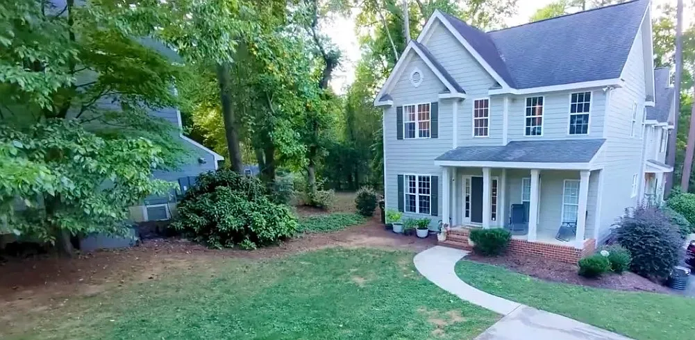 3 bed, 2.5 bath, 1706 sqft, $1,595 — Photo 2