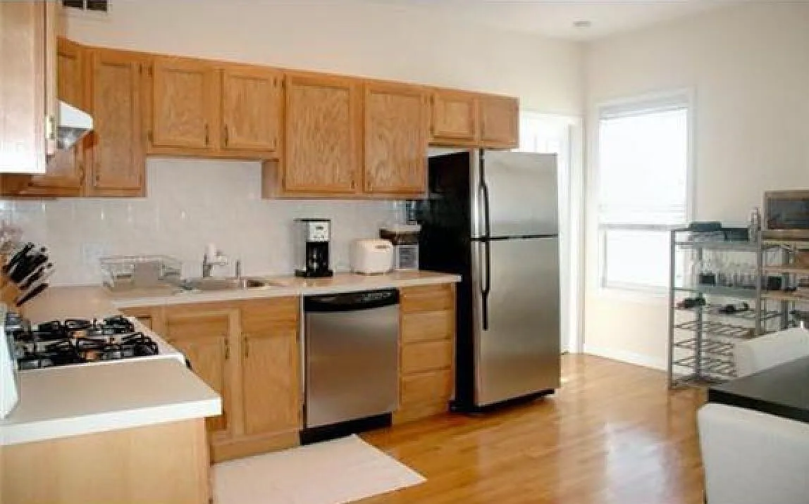 15 Adams St — Photo 3