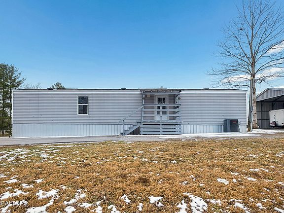 3rd image of 106 Oak Hill Dr