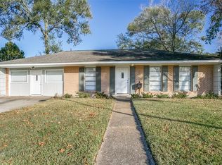 8022 Ridgeview Dr, Houston, TX 77055