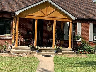 2nd image of 215 Bernhardt Dr