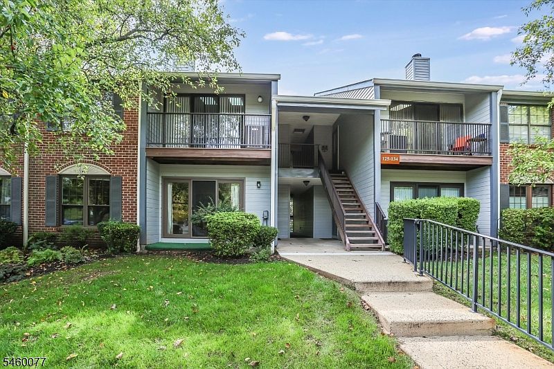 1st image of 131 Irving Pl