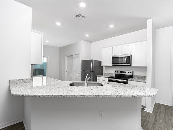 Exceptional counterspace in the kitchen