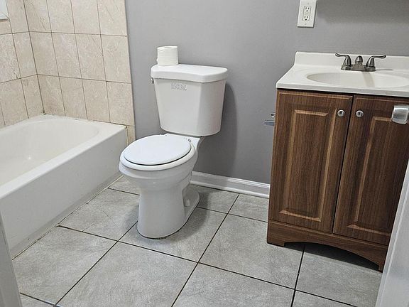 5th image of 269-271 Sanford St #1