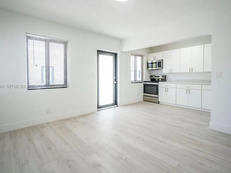 7927 Crespi Blvd #1 — Photo 1