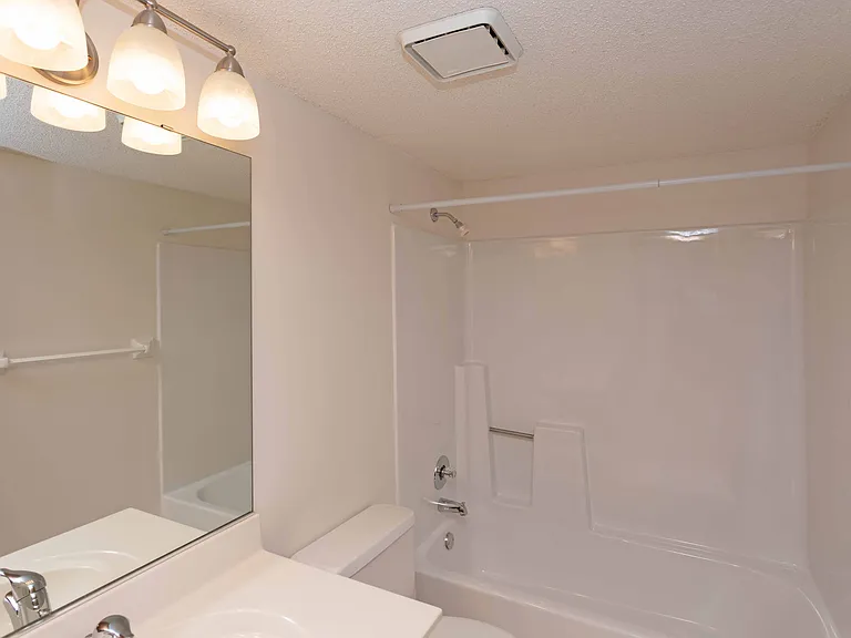 Eagle Ridge Apartments — Photo 30