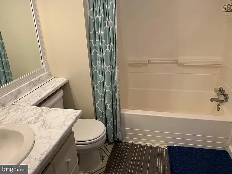 662 Washington Blvd #4 — Photo 18