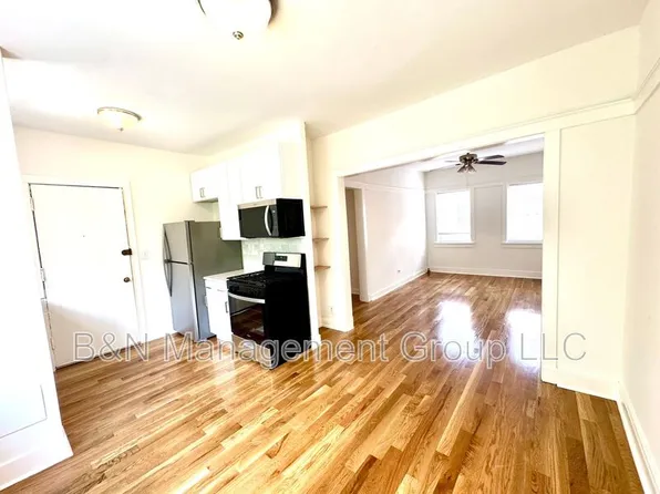 1065 W Dakin St #3, Chicago, IL 60613