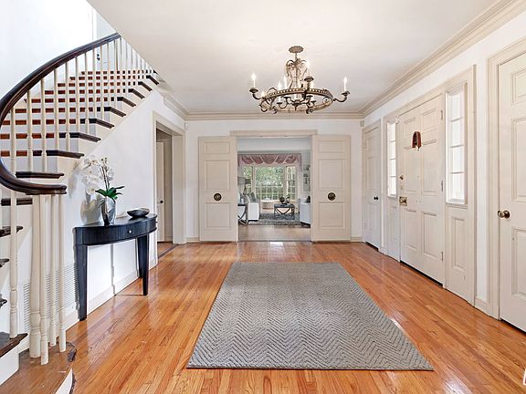 2nd image of 446 N Barrington Ave