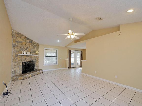 3rd image of 7994 Lavender Ln