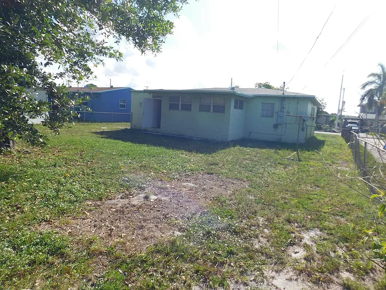 435 NW 30th Ave — Photo 24