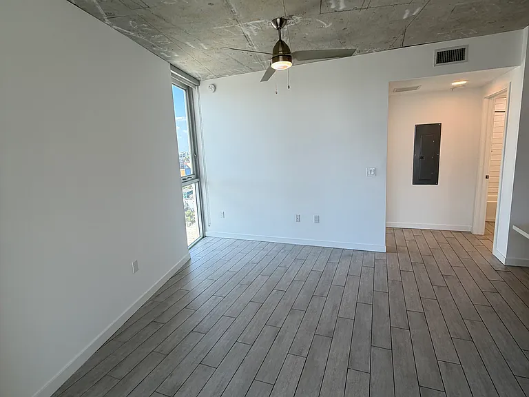 40 NE 28th St #B2 — Photo 12