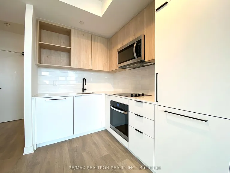 1185 Dupont St #1203 — Photo 6