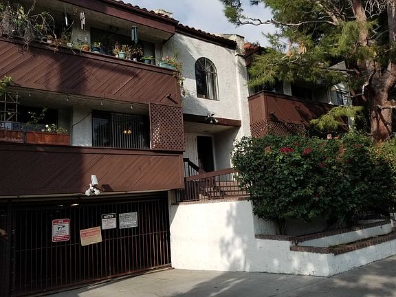 3rd image of 11835 Magnolia Blvd #109