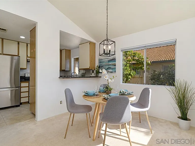 11341 Avenida De Los Lobos — Photo 7