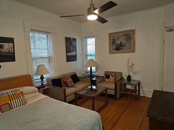 2nd image of 1306 Hinman Ave APT D