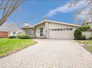 144 S Williamsbury Rd, Bloomfield Hills, MI 48301