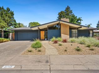 8749 Ski Ct, Elk Grove, CA 95624