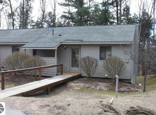 11255 E Fort Rd APT E1, Suttons Bay, MI 49682