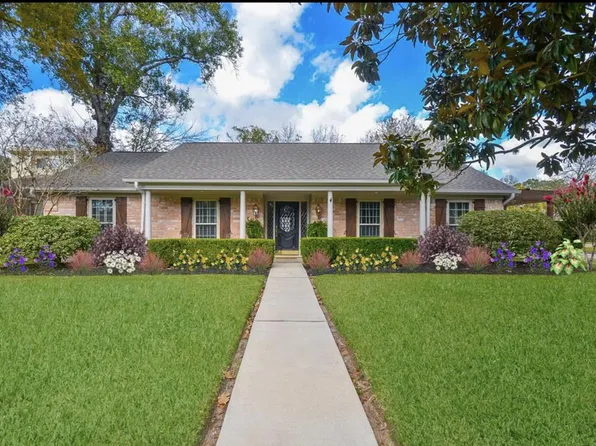 13814 Lynnwood Ln, Sugar Land, TX 77498