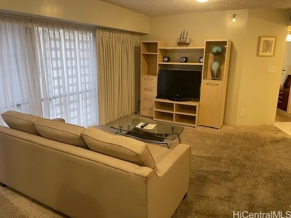 1088 Bishop St APT 2107, Honolulu, HI 96813