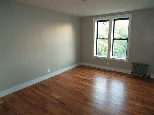 Rented by Joel Weisz, LREB | media 24