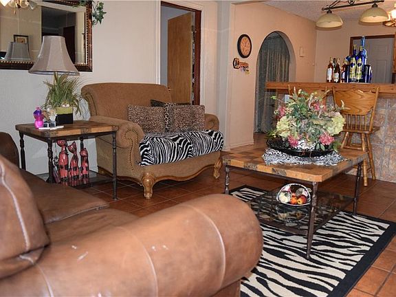 4th image of 2409 Fannin St