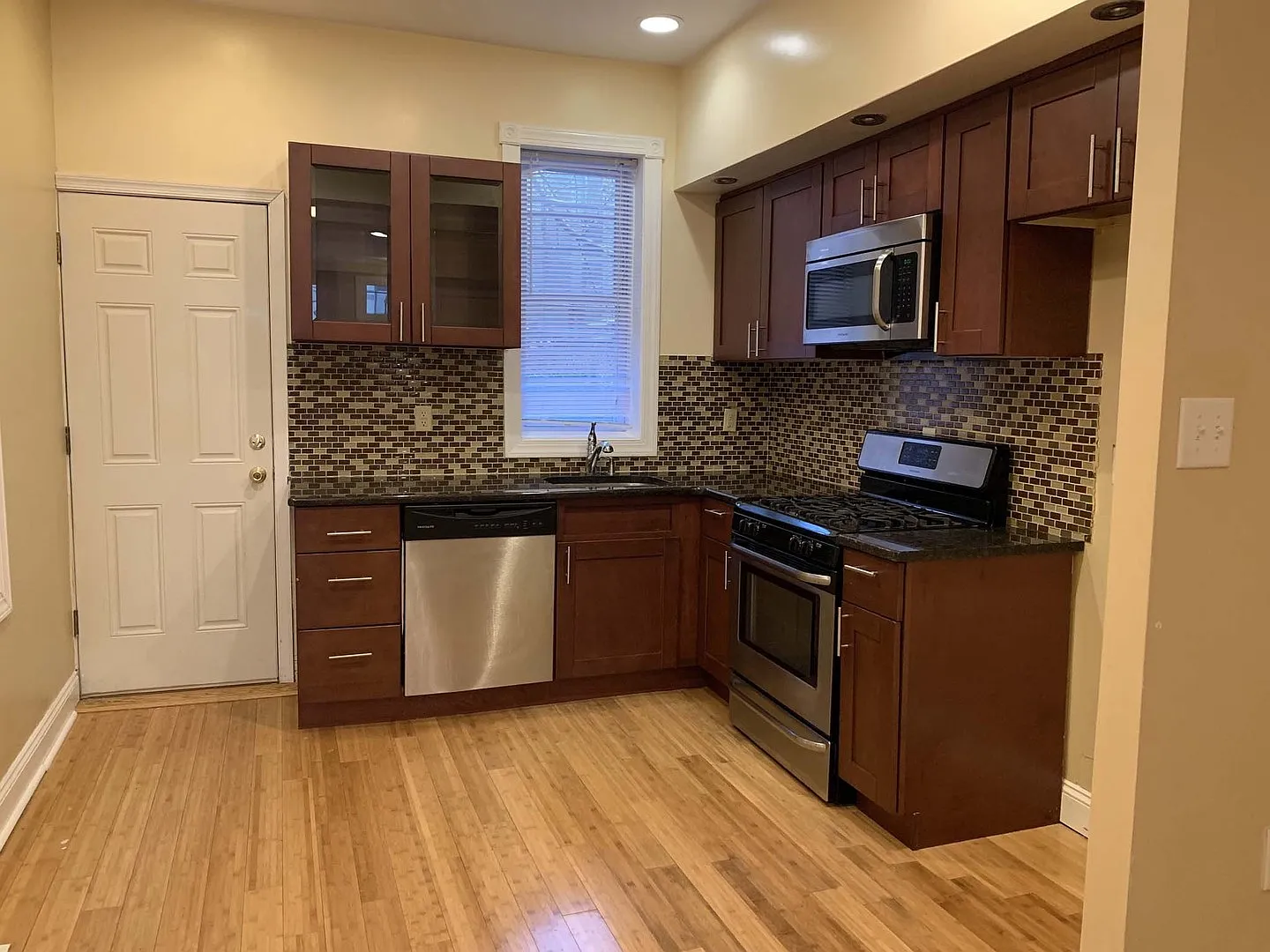 Beautiful 3 Bed Home in Brewerytown — Photo 3