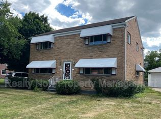 3322 Milverton Rd, Shaker Heights, OH 44120