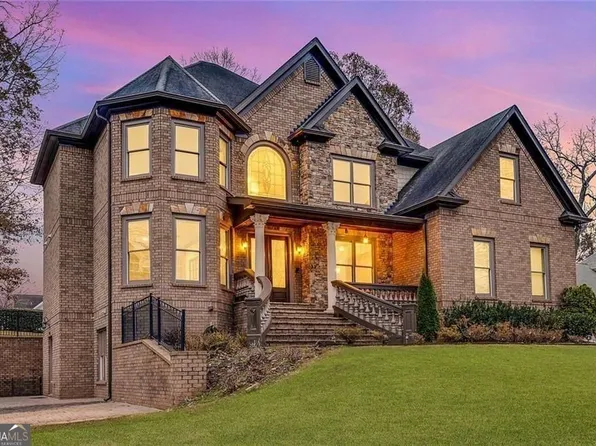 820 Cramac Dr, Lawrenceville, GA 30046