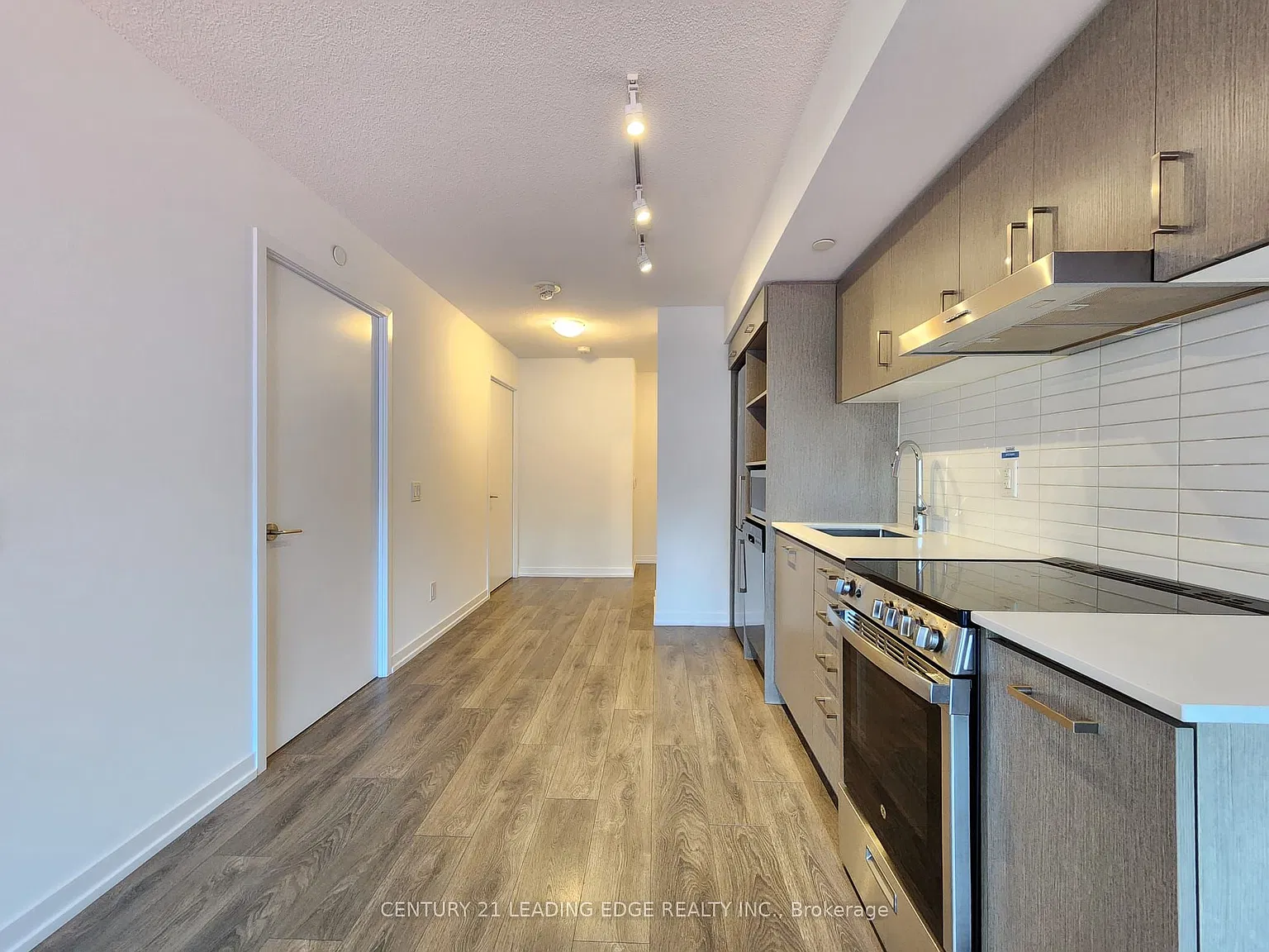2 bed, $2,700 — Photo 4